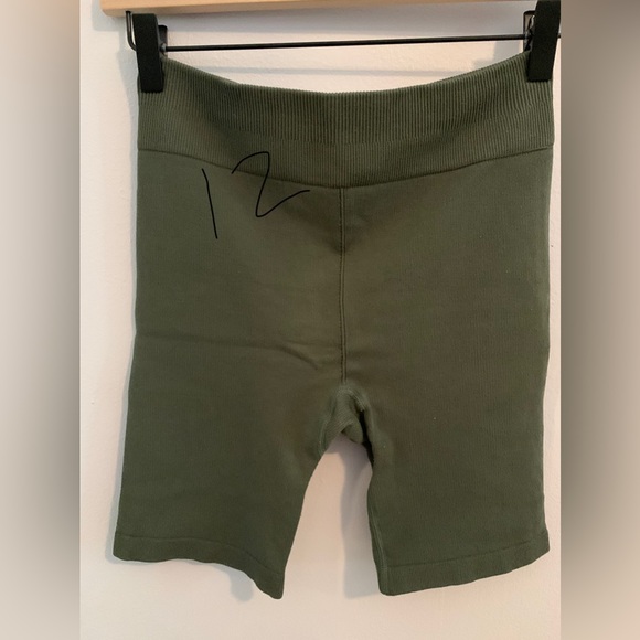 Cloud Seamless High Waisted 7in Short - Picture 1 of 1